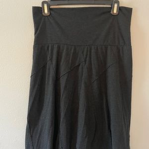Prana Daphne wool woman’s charcoal gray soft knee length skirt